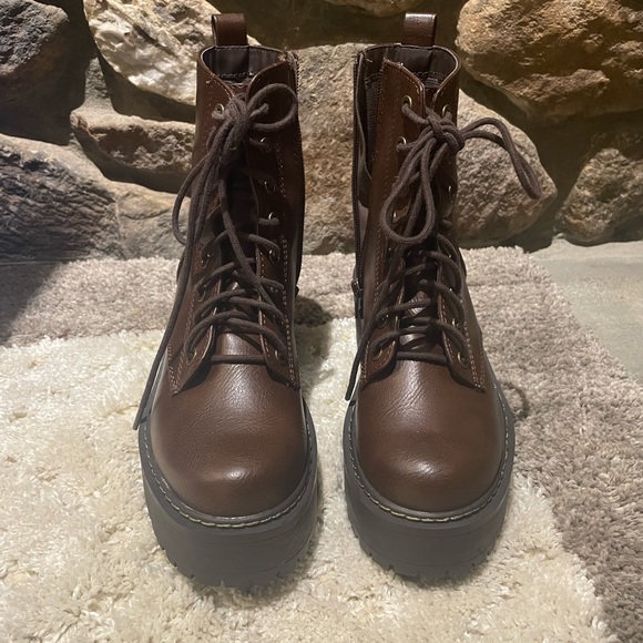 Chelsea boots. Perfect condition. - Picture 2 of 7